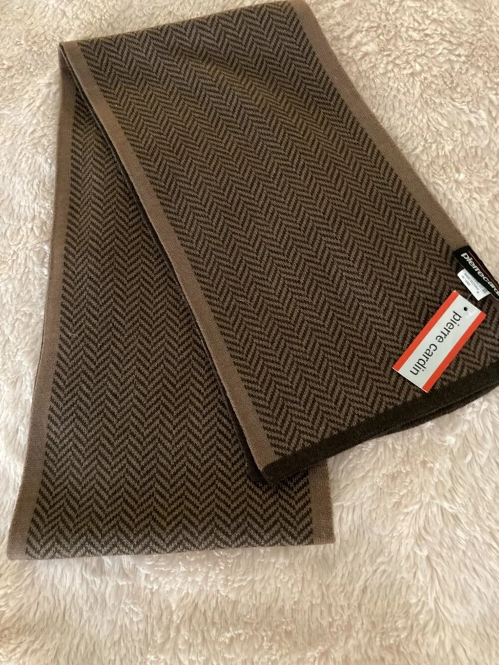 NEW PIERRE CARDIN  SCARF 8 X 66   UNISEX